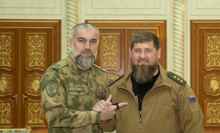 Глава ЧР поздравил Шарипа Делимханова с присвоением высшего офицерского звания генерал-лейтенанта