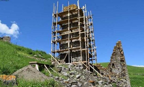 В Итум-Калинском районе ЧР начали реставрацию двух жилых башен и склепа