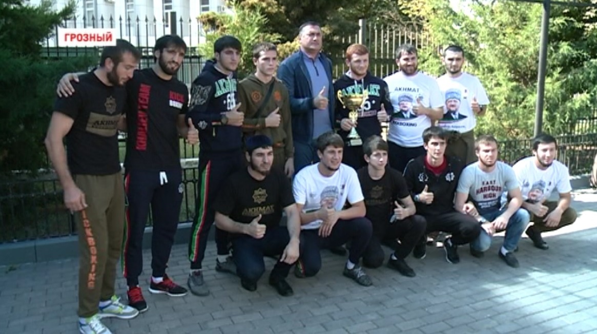 В Грозный вернулись бойцы клуба «Ахмат» Абдула Аюбов и Саламу Джамалханов