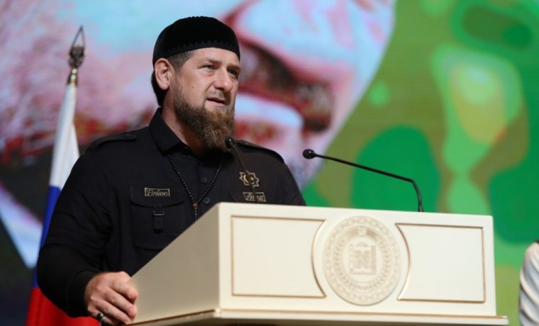 Рамзан Кадыров поздравил соотечественников с Днём народного единства