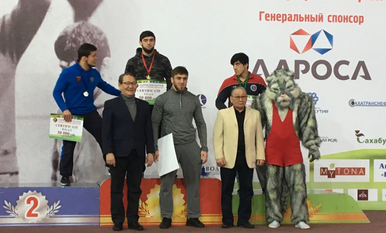 Студент ЧГПУ завоевал золото на VI Международном турнире по вольной борьбе в Якутске