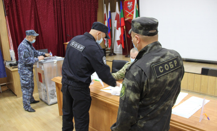 Военнослужащие и сотрудники ОГВ(с) приняли участие в выборах