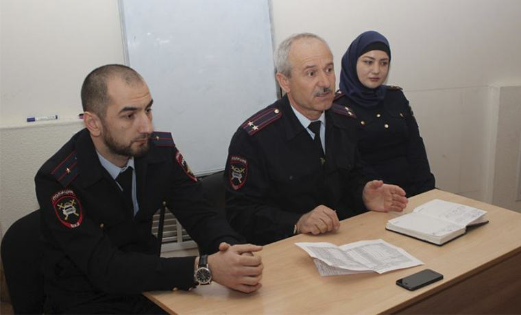 Сотрудникам Чеченской государственной филармонии рассказали о правилах дорожного движения