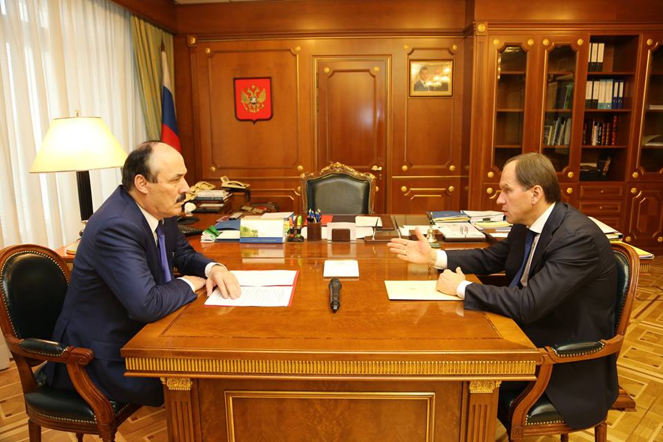 Министр РФ по делам Северного Кавказа провел рабочую встречу с Главой Республики Дагестан