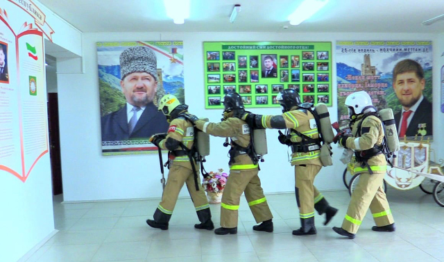 В школе села Энгель-Юрт прошли пожарно-тактические учения МЧС