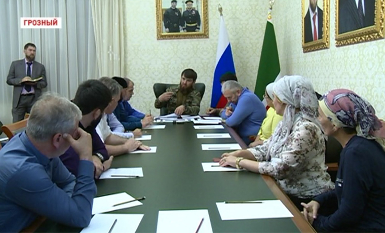 Ислам Кадыров провел совещание по готовности общеобразовательных учреждений к новому учебному году