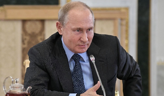 Владимир Путин заявил, что распространение COVID-19 в России удалось сдержать