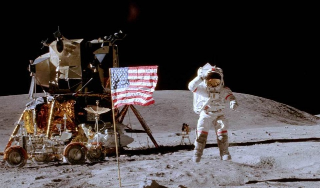21 июля 1969 года человек впервые ступил на Луну