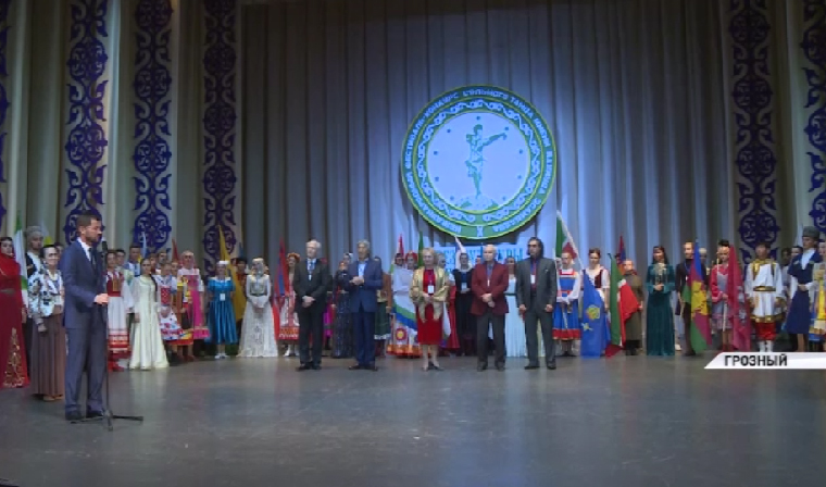 Международный фестиваль танца имени Махмуда Эсамбаева проходит в Грозном 
