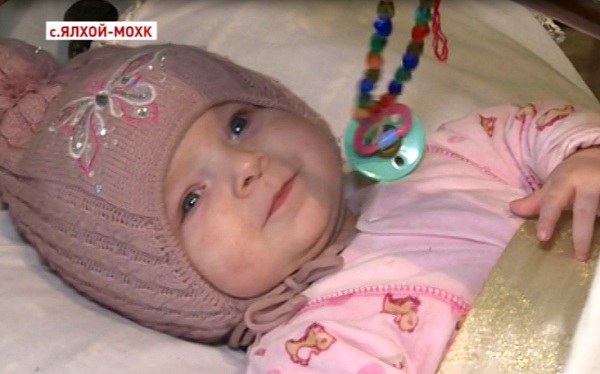 Больная девочка из Чечни будет лечиться в Москве