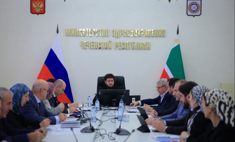 Адам Алханов провёл совещание в режиме ВКС с руководителями медучреждений