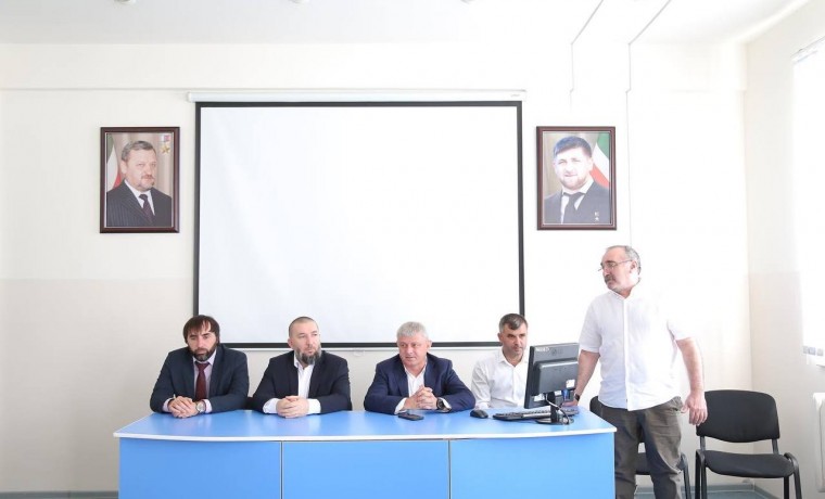 В Клинической больнице №3 города Грозного представили нового главного врача