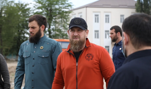 Рамзан Кадыров проверил ход работ по реконструкции улиц Индустриальная и Назарбаева