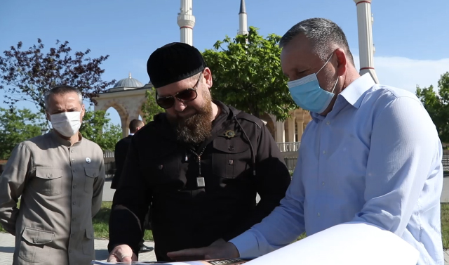 Рамзан Кадыров посетил стройплощадки Курчалоя