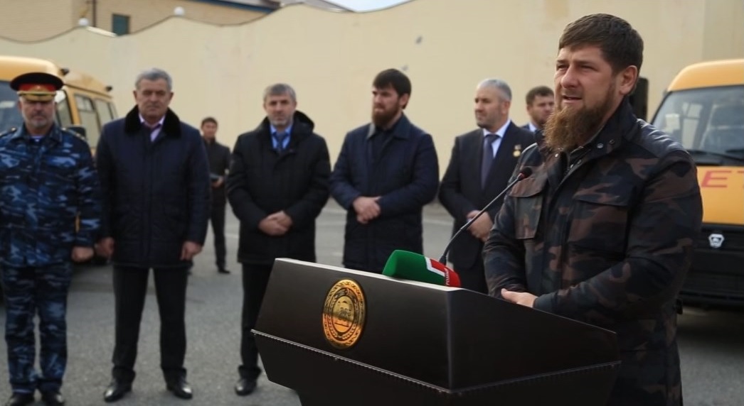Кадыров в новых ботинках в Мариуполе.