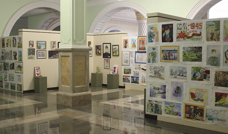 В Мемориальном комплексе Славы открылась выставка детских работ «Во славу Победы!»