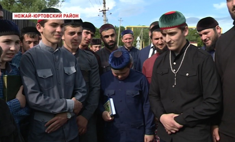 Рамзан Кадыров встретился с воспитанниками школы хафизов Беноя