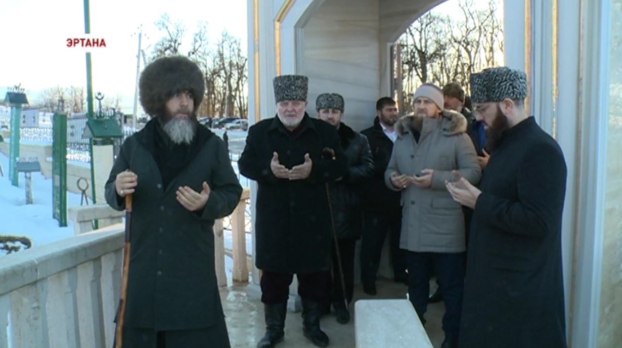 Рамзан Кадыров посетил религиозные мероприятия, посвященные шейху Кунта-Хаджи Кишиеву 