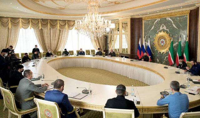 Рамзан Кадыров провел заседание Оперативного штаба по борьбе с COVID-19