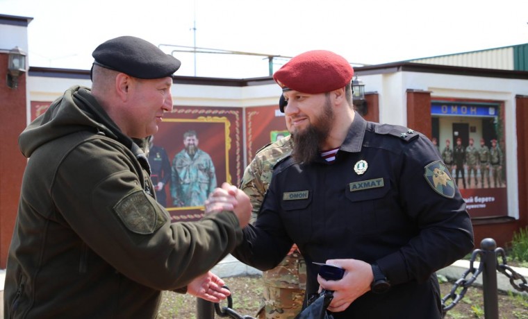 Командир Белорусского ОМОН посетил спецподразделения Управления Росгвардии по ЧР