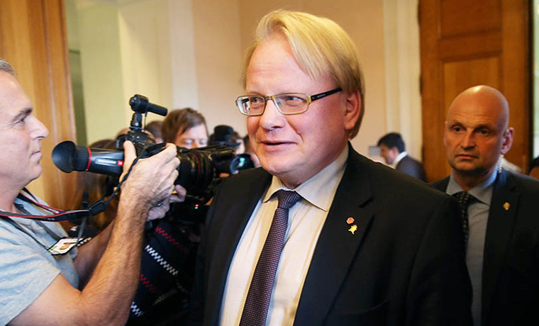 Министр обороны Швеции высказался против вступления страны в НАТО