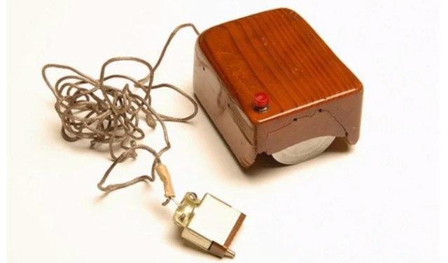 9 апреля 1989 года Дуглас Энгельбарт получил премию за изобретение компьютерной мыши