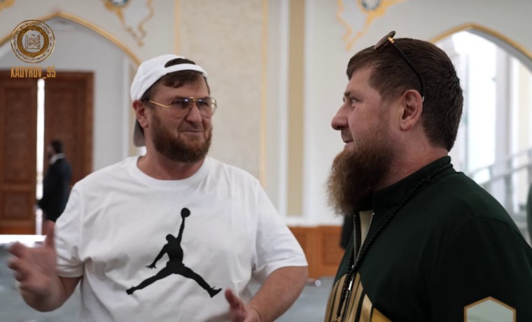 Рамзан Кадыров и Амрудди Эдильгириев проверили ход строительства одной из мечетей Грозного
