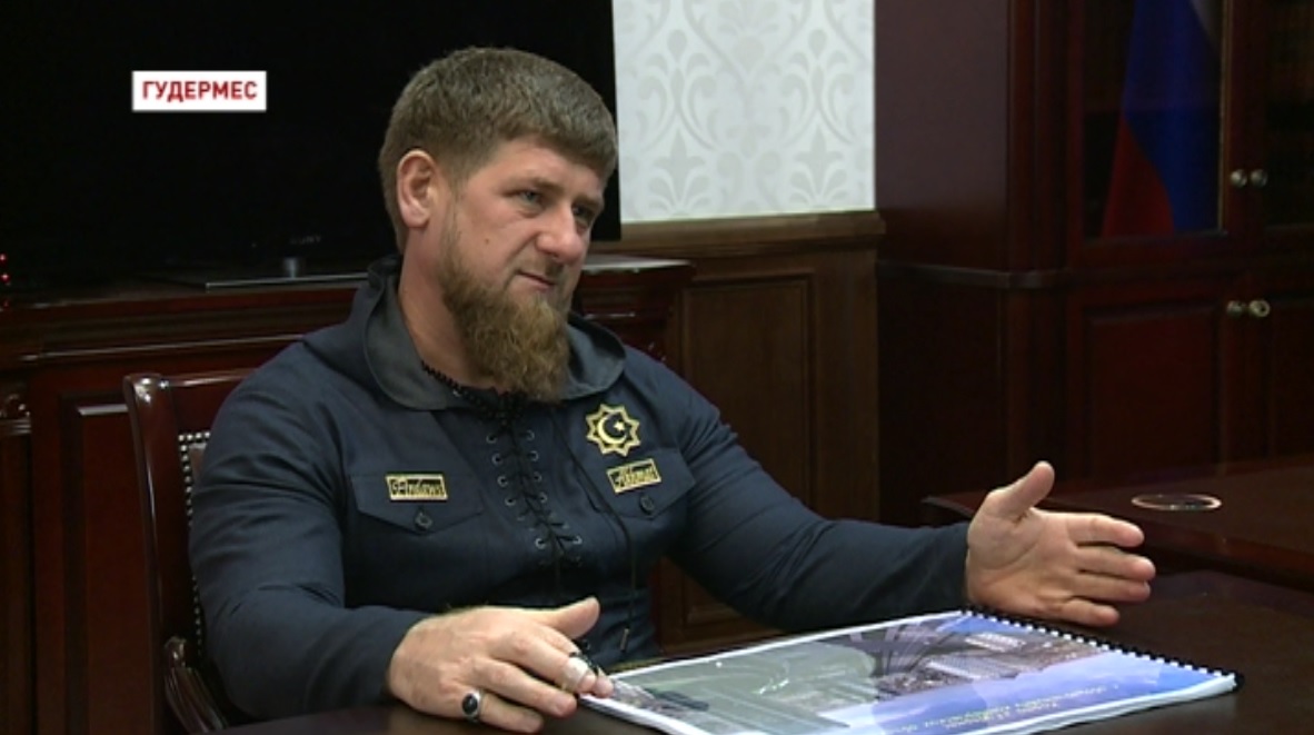 Глава Чечни  провел встречу с руководителем администрации Гудермесского района 