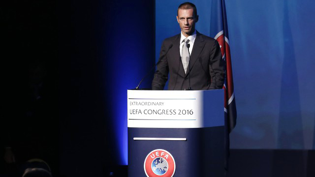 Александер Чеферин сменил на посту президента УЕФА Мишеля Платини