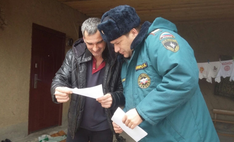 В районах Чечни продолжаются профилактические беседы с населением по правилам пожарной безопасности