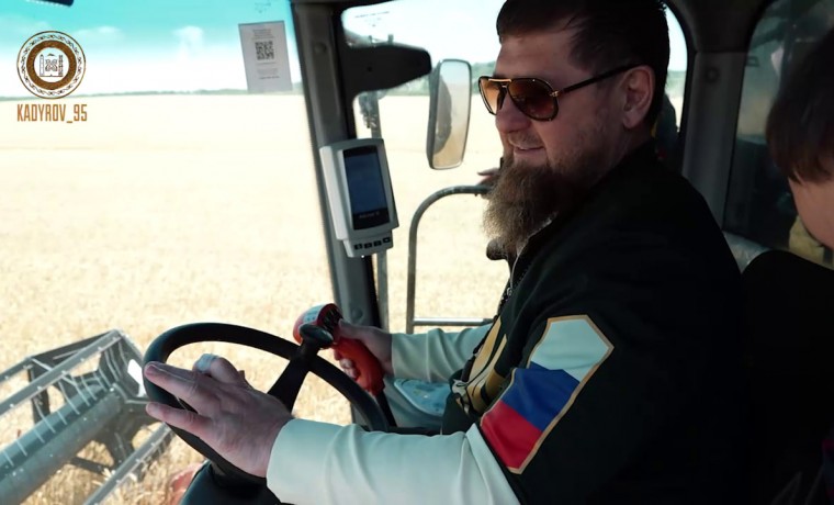 Рамзан Кадыров проверил, как идёт работа на полях Грозненского района ЧР