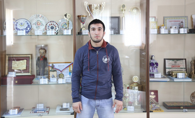 Студент ЧГПУ завоевал золото на Чемпионате России по боевому самбо