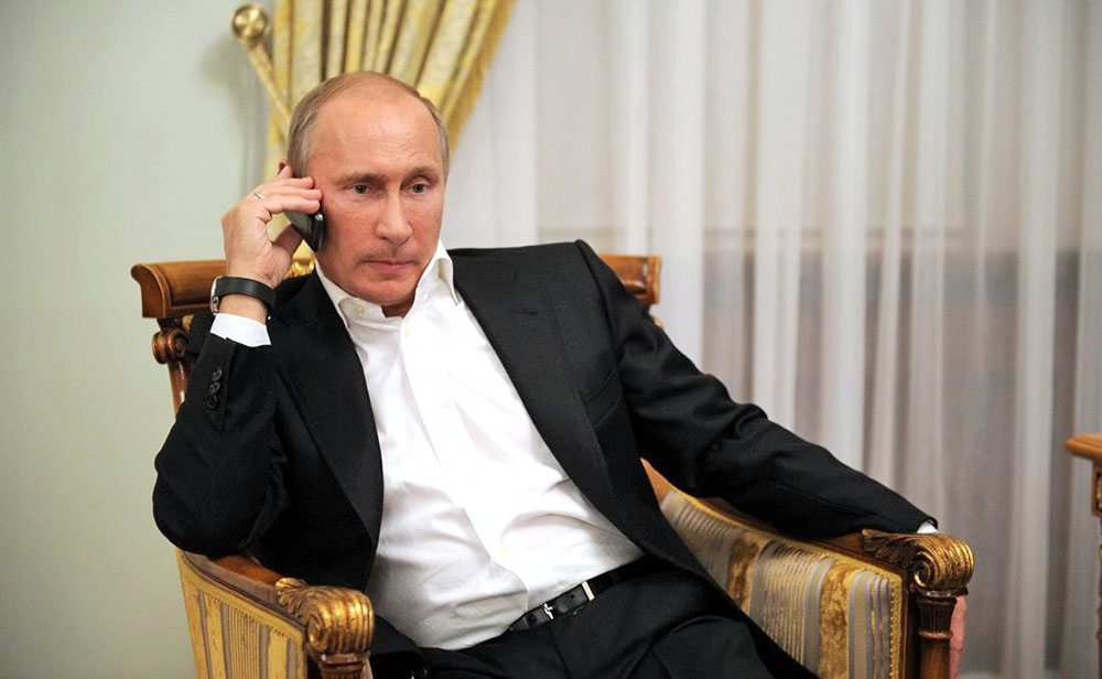Песков сообщил о телефонном разговоре Путина и Порошенко