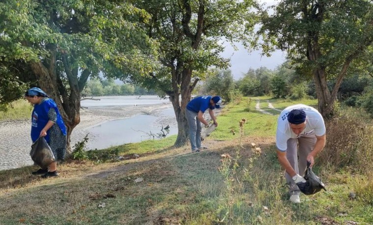 Активисты проекта «Чистая страна» организовали субботники ко Всемирному дню чистоты