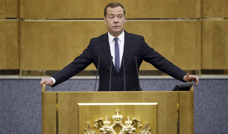 Медведев возглавил правительство