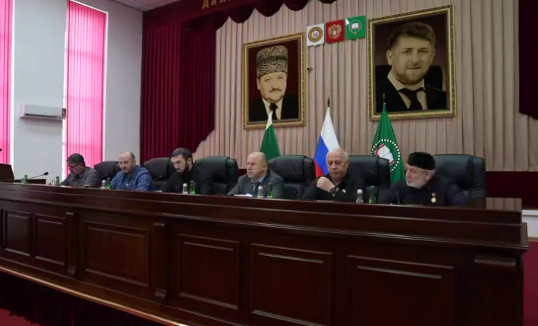 Магомед Даудов провёл выездное совещание в Курчалоевском районе по вопросам ЖКУ