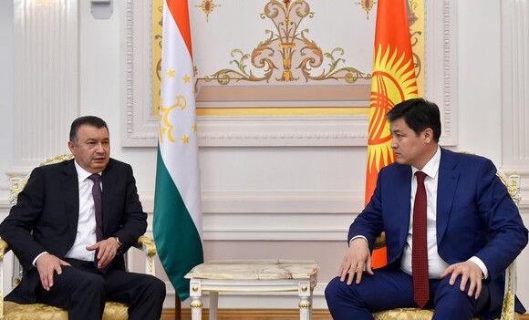 Таджикистан и Киргизия создали комиссию по контролю за соблюдением прекращения огня
