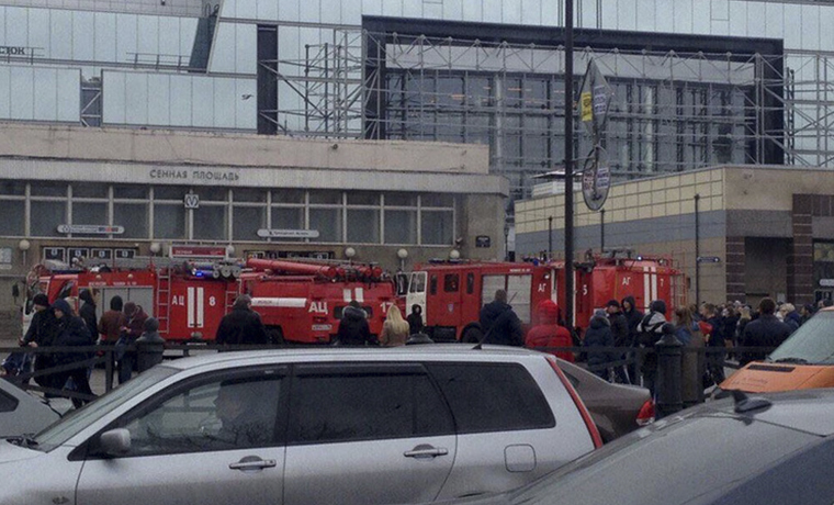 СМИ: 9 человек погибли при взрыве в петербургском метро
