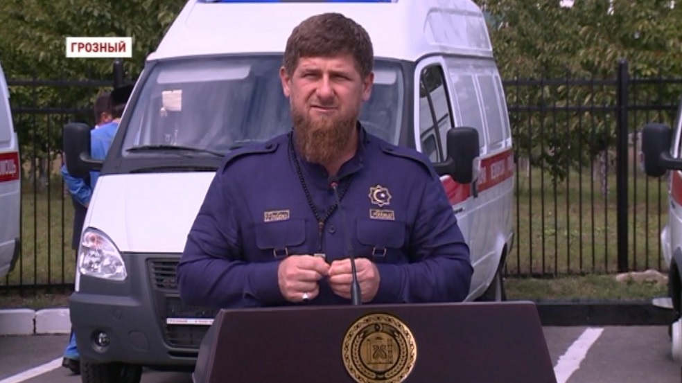 Рамзан Кадыров вручил автопарку Минздрава ЧР ключи от новых служебных машин