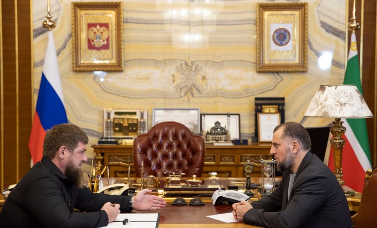 Рамзан Кадыров и Апты Алаудинов обсудили вопросы на передовой и вопросы оснащения спецназа "Ахмат"