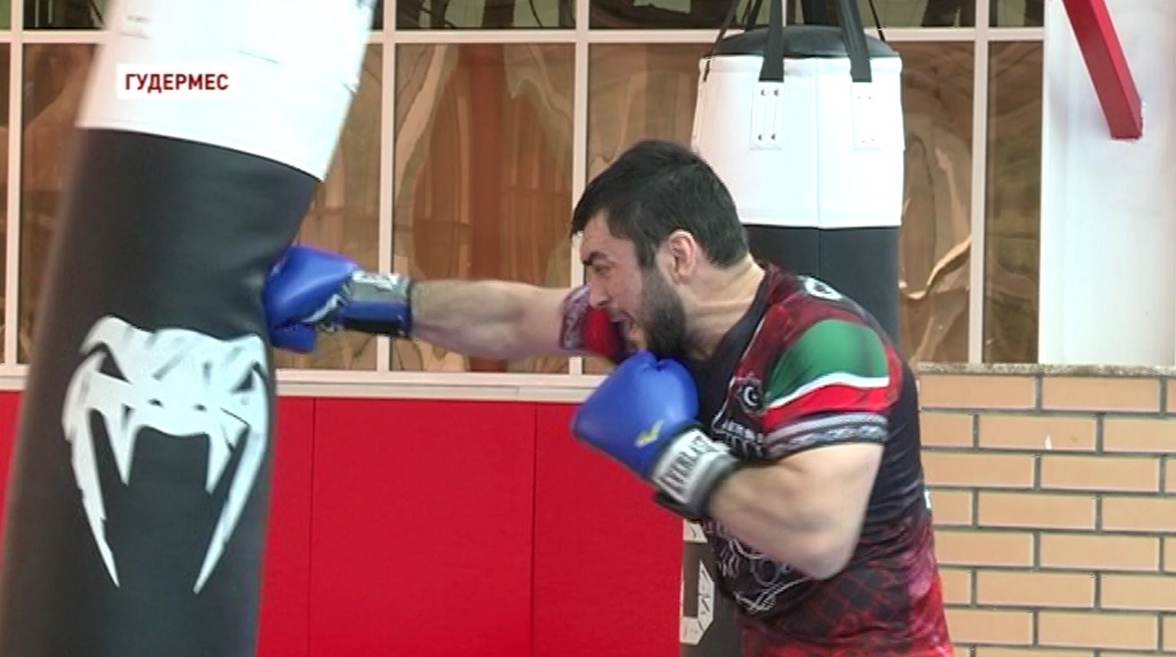 Спортсмены Чечни продолжают подготовку к Гран-При «Ахмат»
