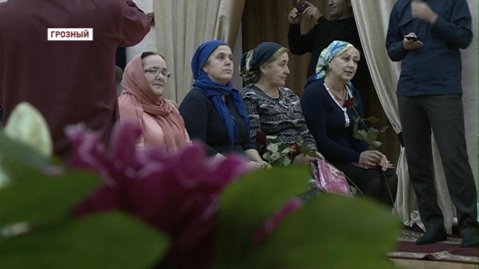 В Чеченской Республике проходят мероприятия, посвященные ко Дню матери