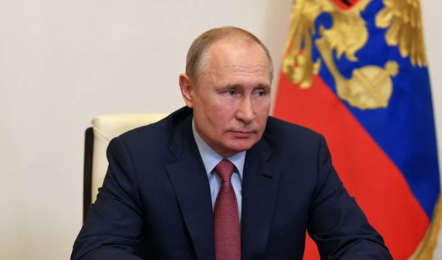 Владимир Путин призвал московских медиков помочь регионам в борьбе с COVID-19