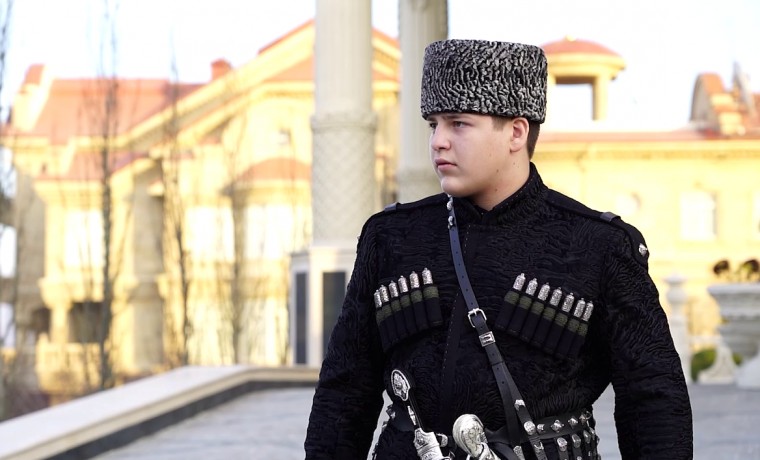 Внук Первого Президента ЧР Адам Кадыров прошел обряд вступления в совершеннолетие