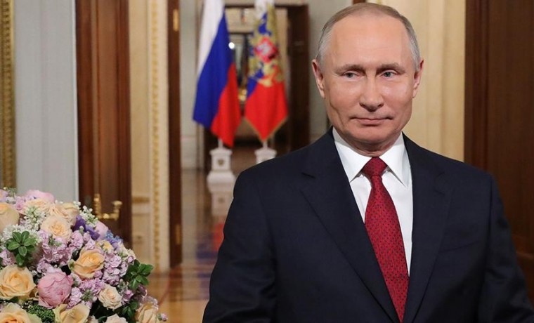 Владимир Путин поздравил женщин с 8 марта