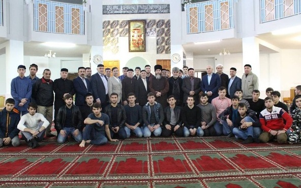 Салах Межиев встретился чеченцами, проживающими в Адыгее