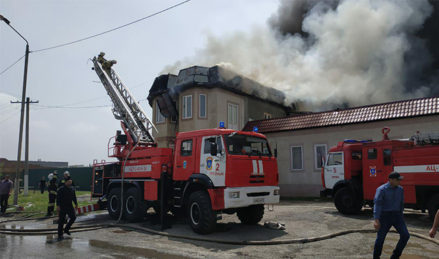 Продовольственный склад  загорелся в Грозном, пострадавших нет 