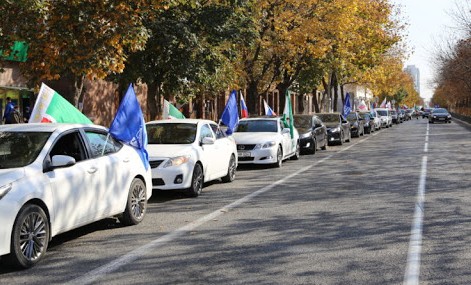 В районах Чеченской Республики прошли автопробеги в честь Дня мира