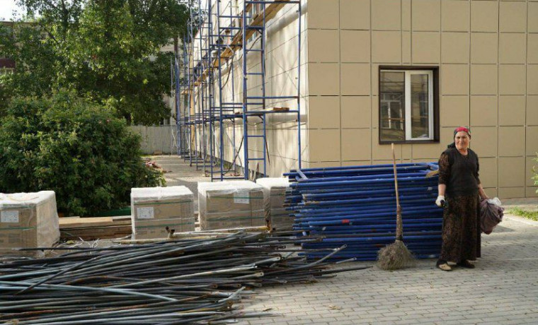 За два года в Грозном отремонтируют более 25 школ