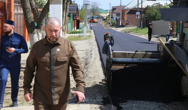 Мэр Грозного Иса Хаджимурадов провел инспекцию по столичным стройплощадкам
